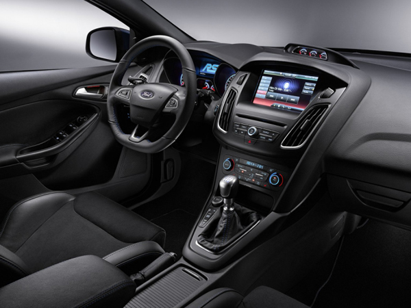 Ford Focus RS 320 cv 4x4 interni